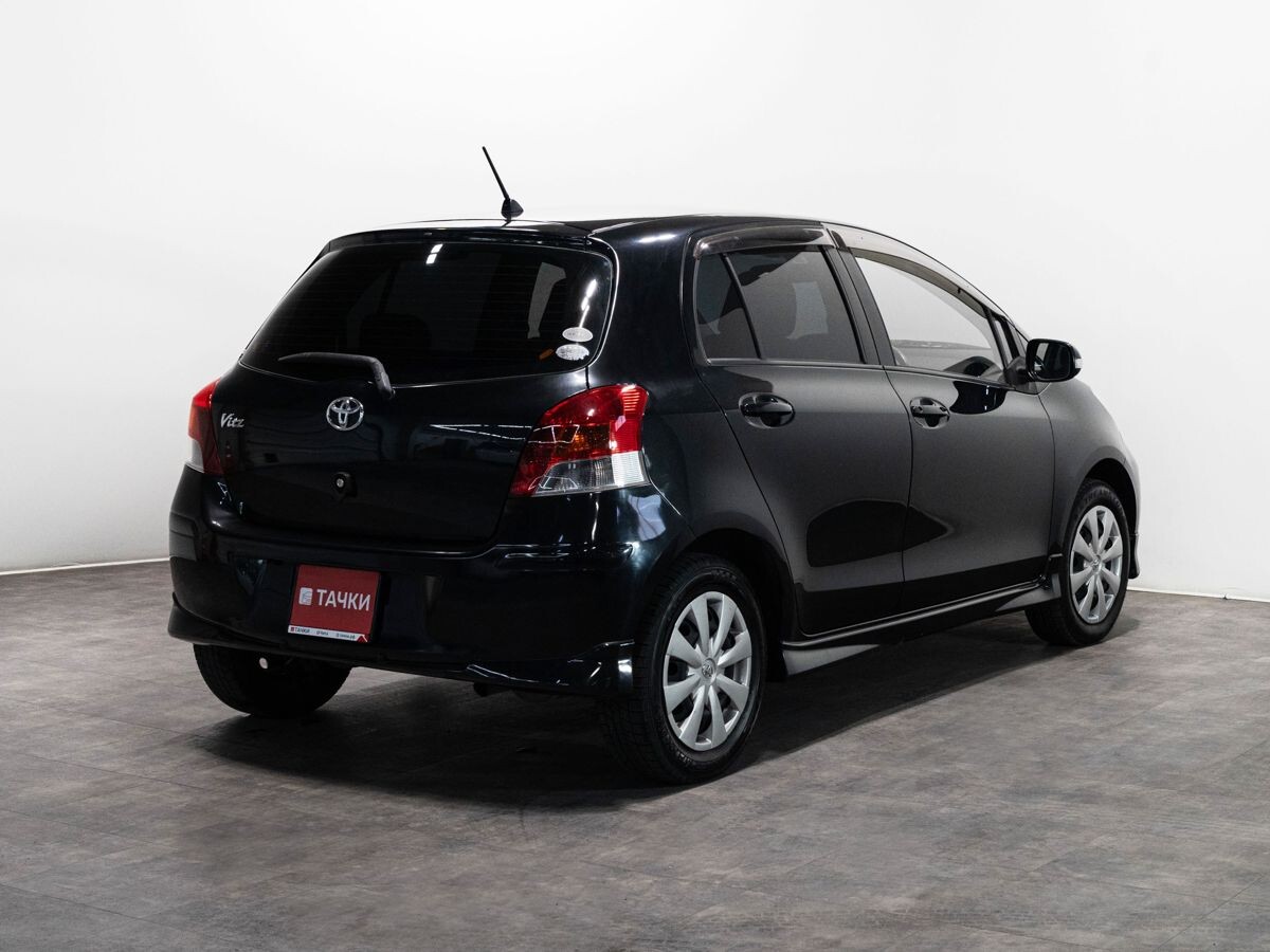 Toyota Vitz 2010 - фото автомобиля