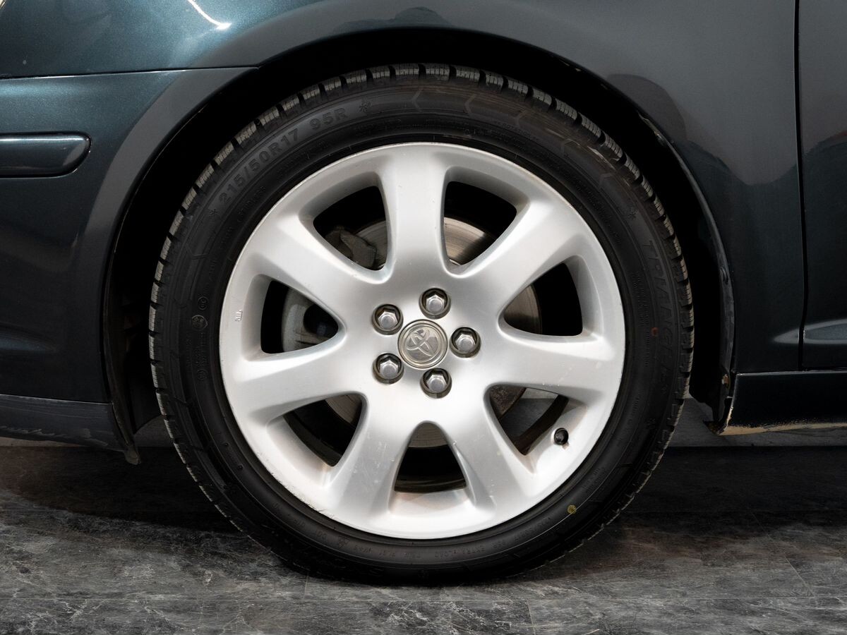 Toyota Avensis 2008 - фото автомобиля