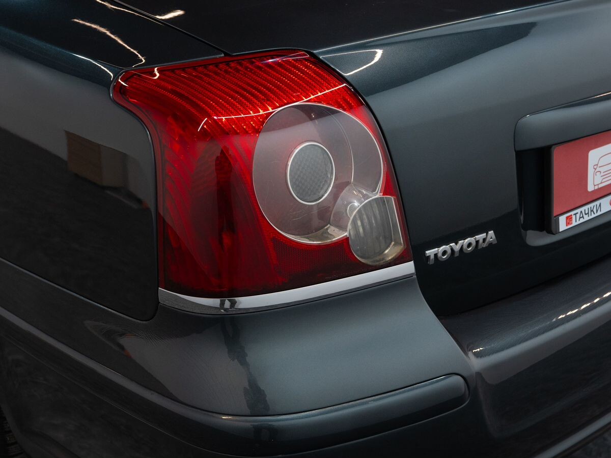 Toyota Avensis 2008 - фото автомобиля