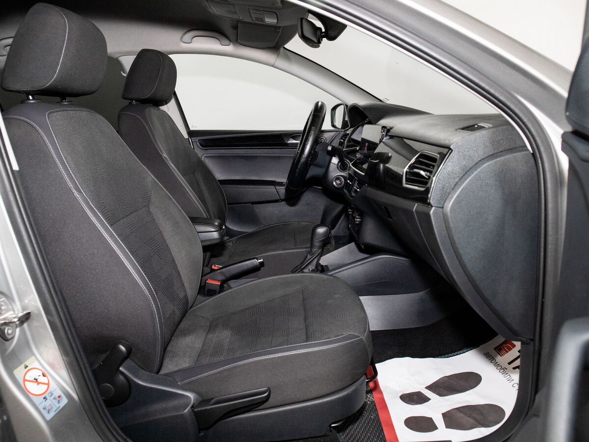 Volkswagen Polo 2020 - фото автомобиля