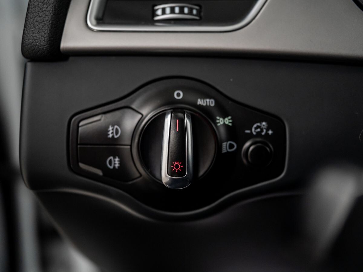 Audi A4 2012 - фото автомобиля