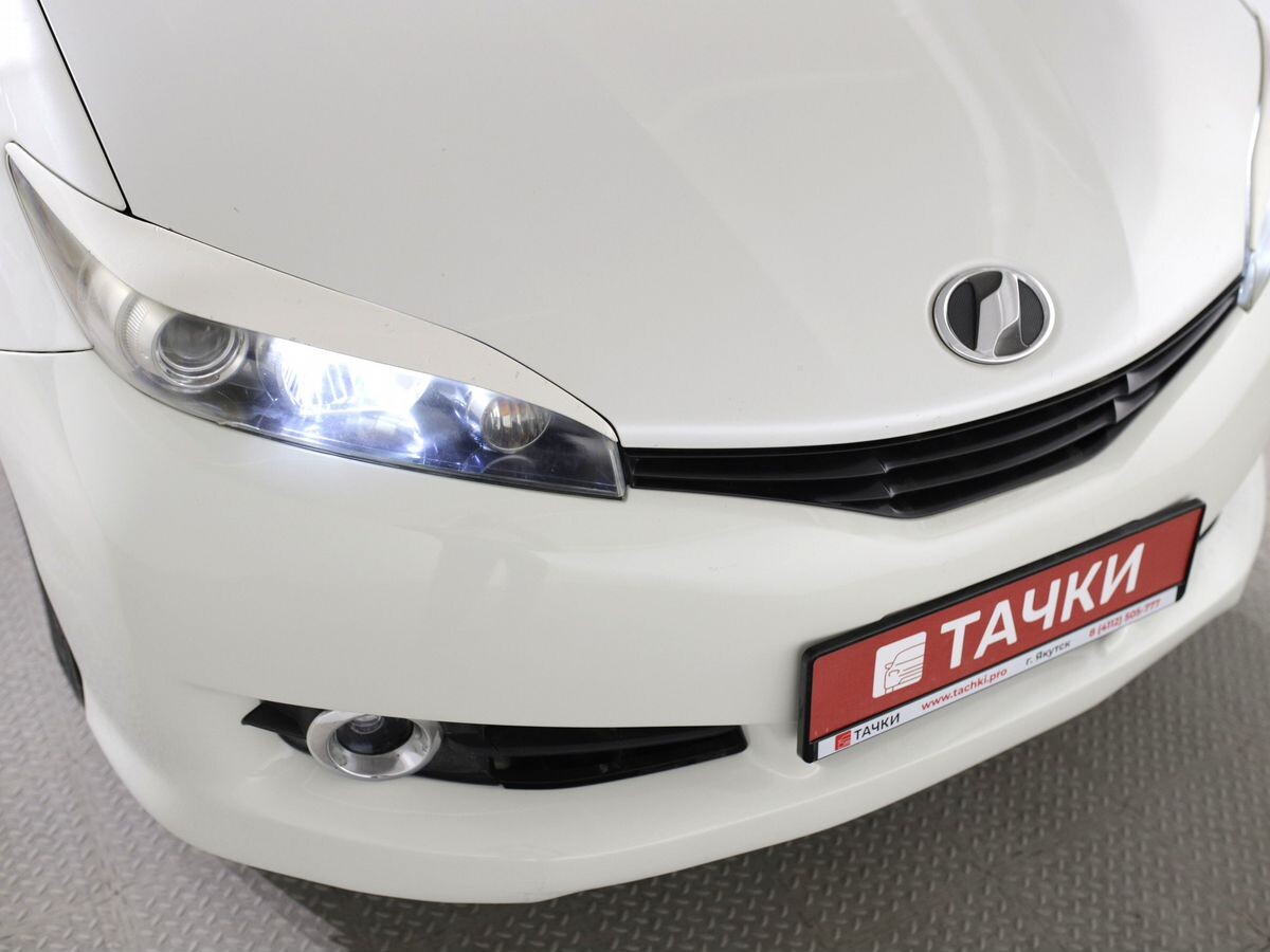 Toyota Wish 2010 - фото автомобиля