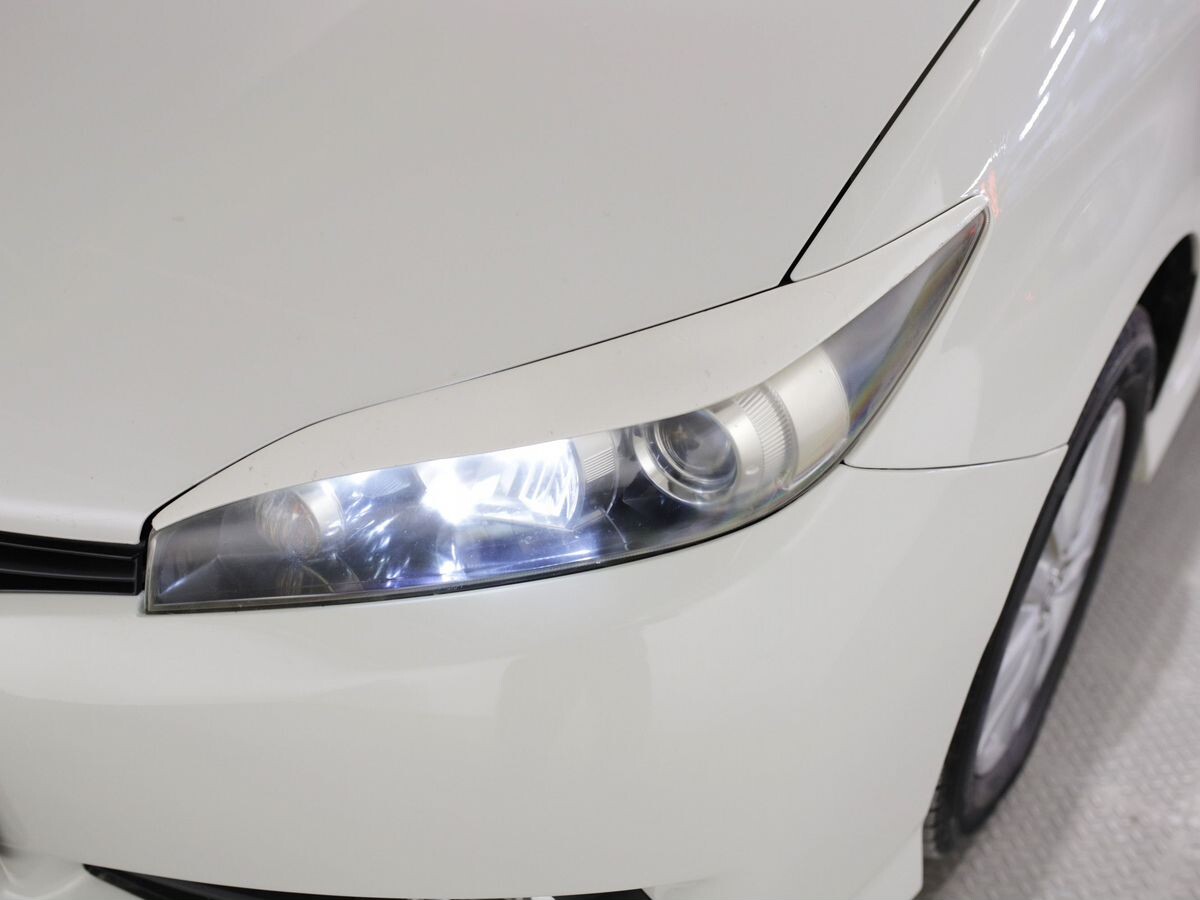 Toyota Wish 2010 - фото автомобиля