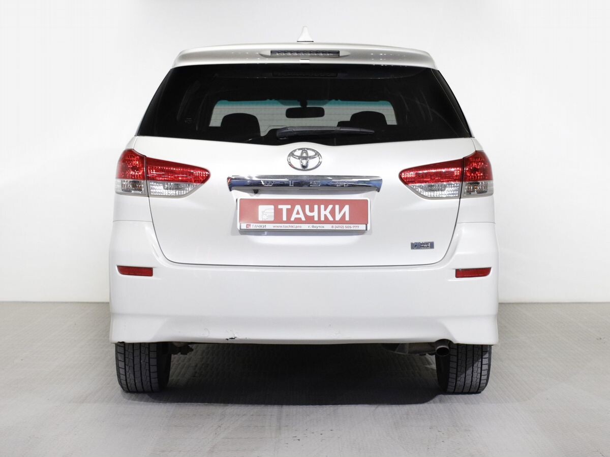 Toyota Wish 2010 - фото автомобиля