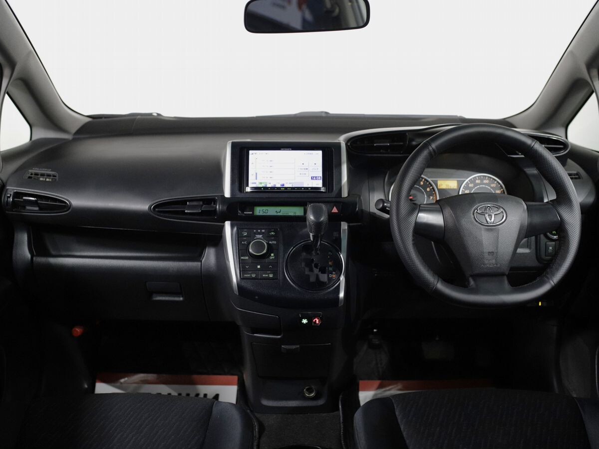 Toyota Wish 2010 - фото автомобиля
