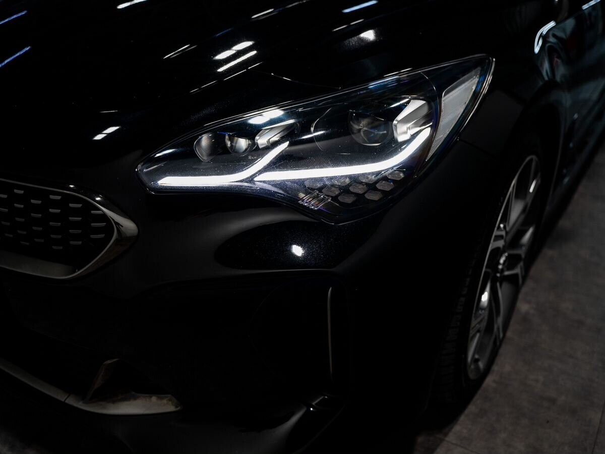 Kia Stinger 2019 - фото автомобиля
