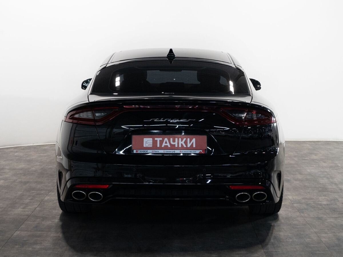 Kia Stinger 2019 - фото автомобиля
