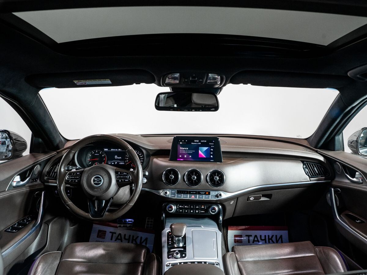 Kia Stinger 2019 - фото автомобиля