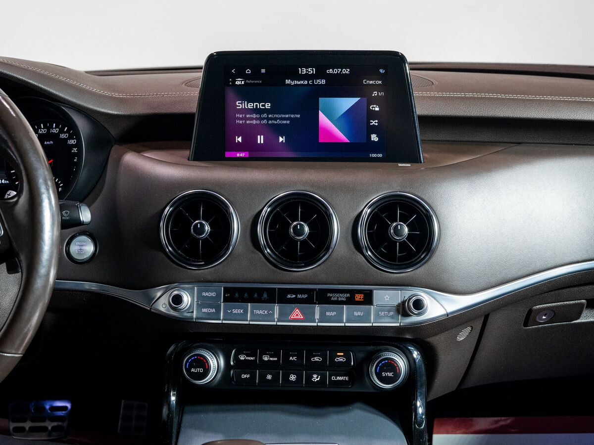 Kia Stinger 2019 - фото автомобиля