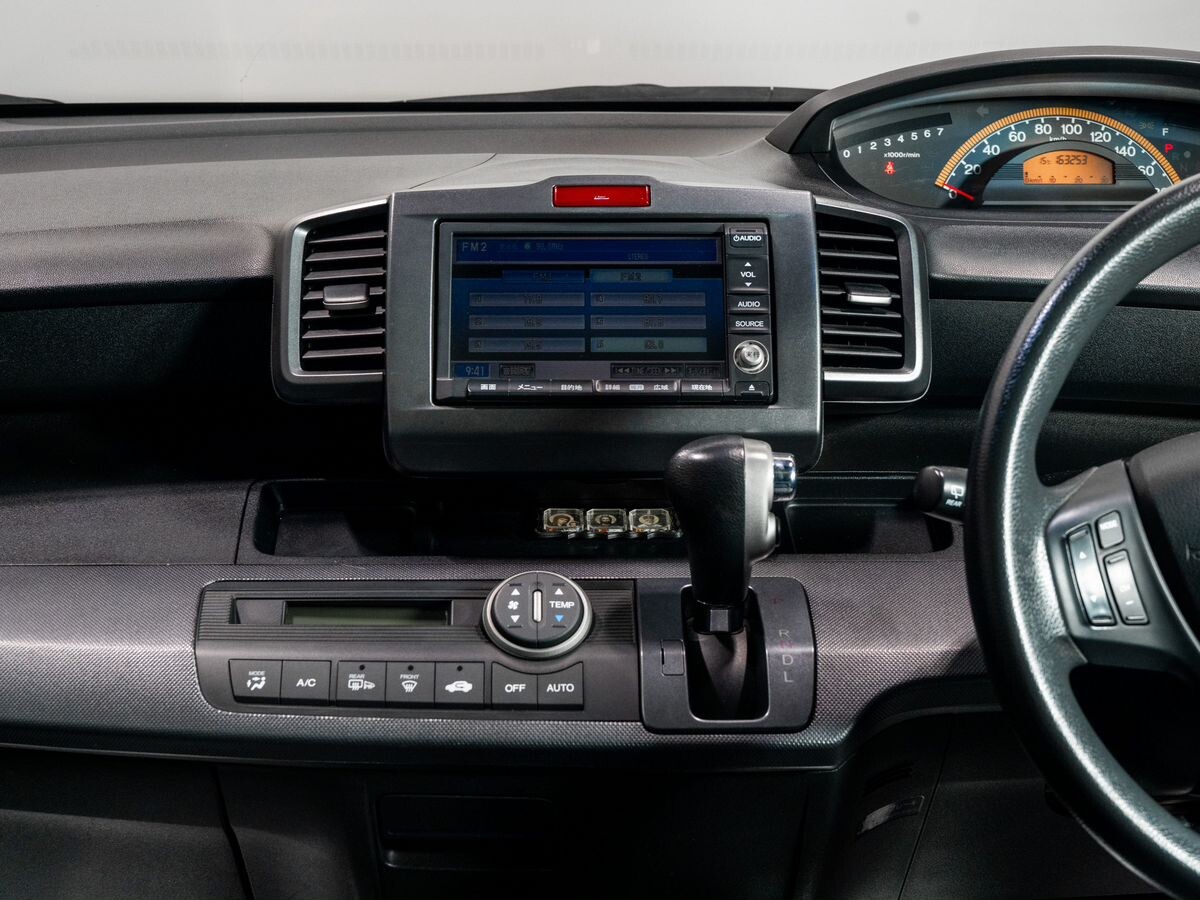 Honda Freed 2009 - фото автомобиля