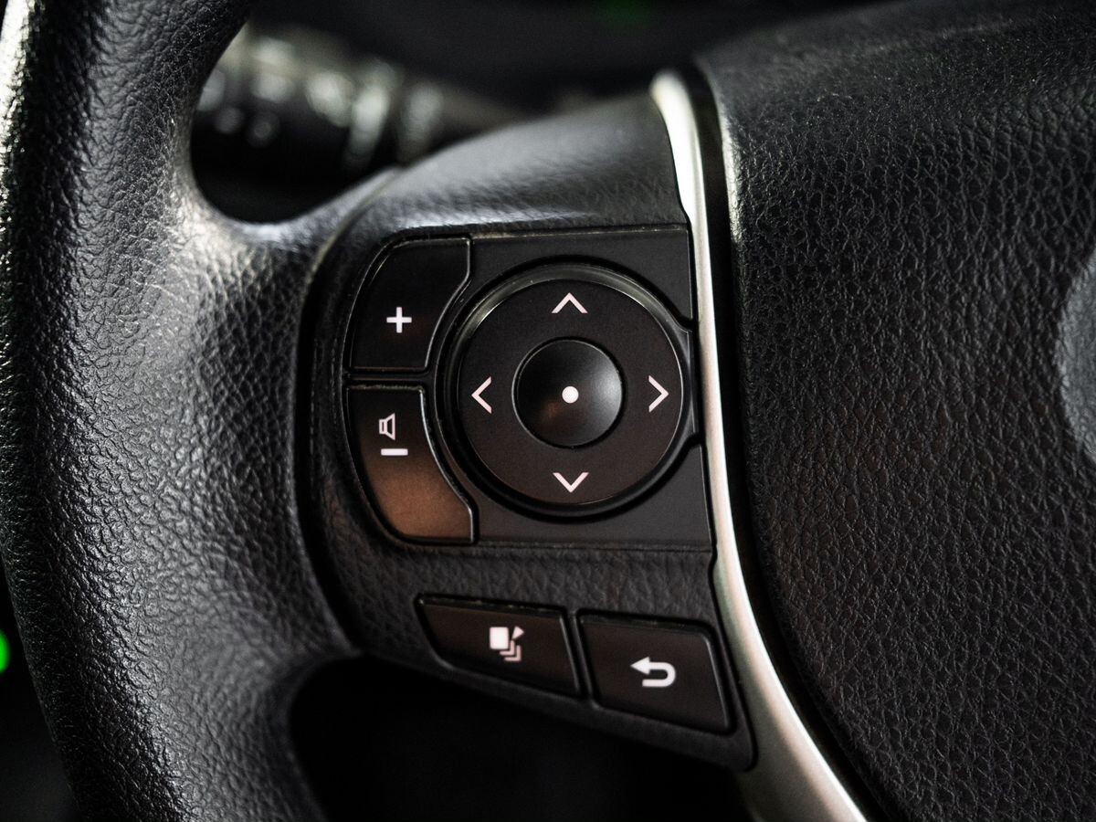 Toyota Noah 2017 - фото автомобиля