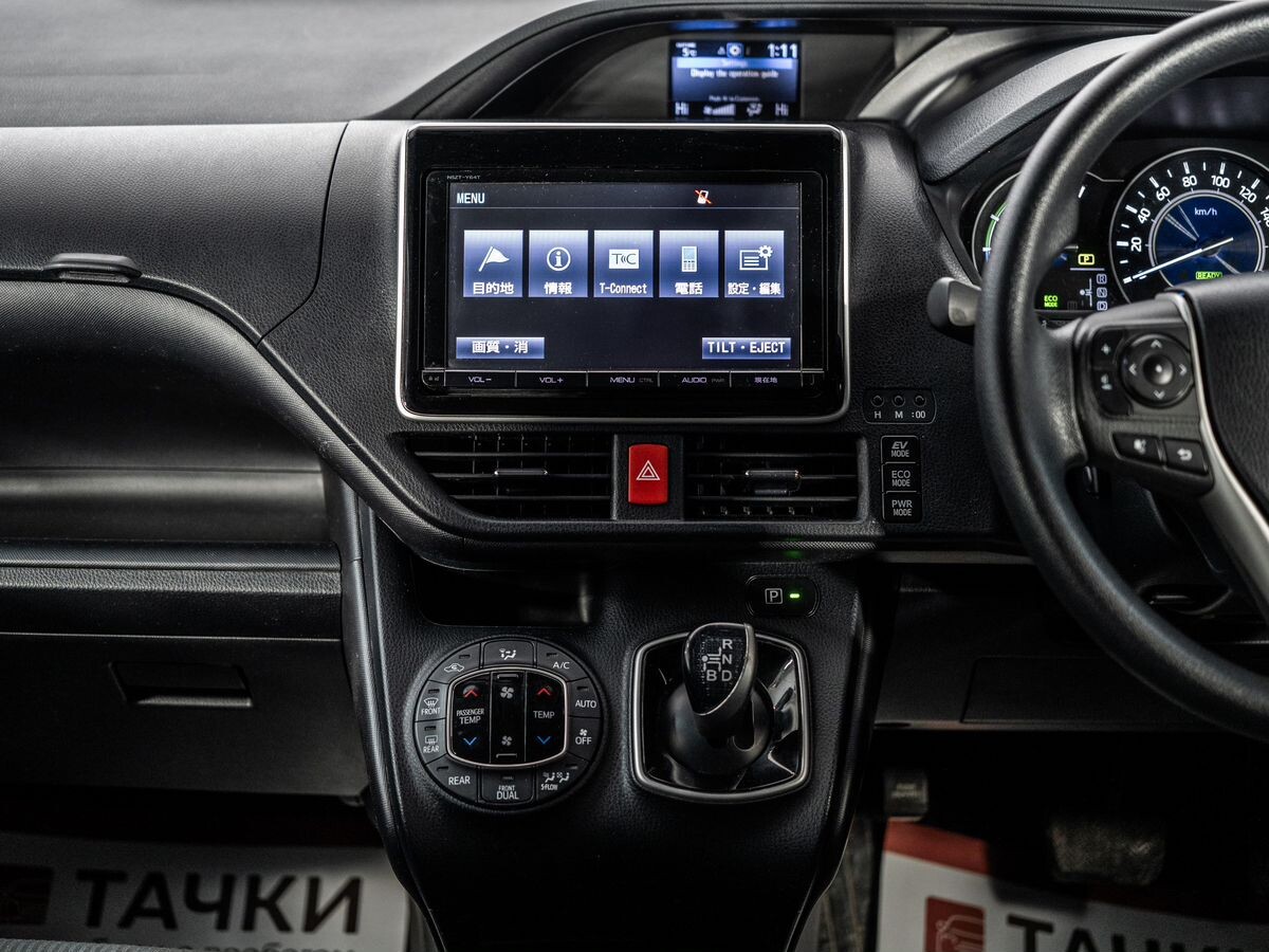 Toyota Noah 2017 - фото автомобиля