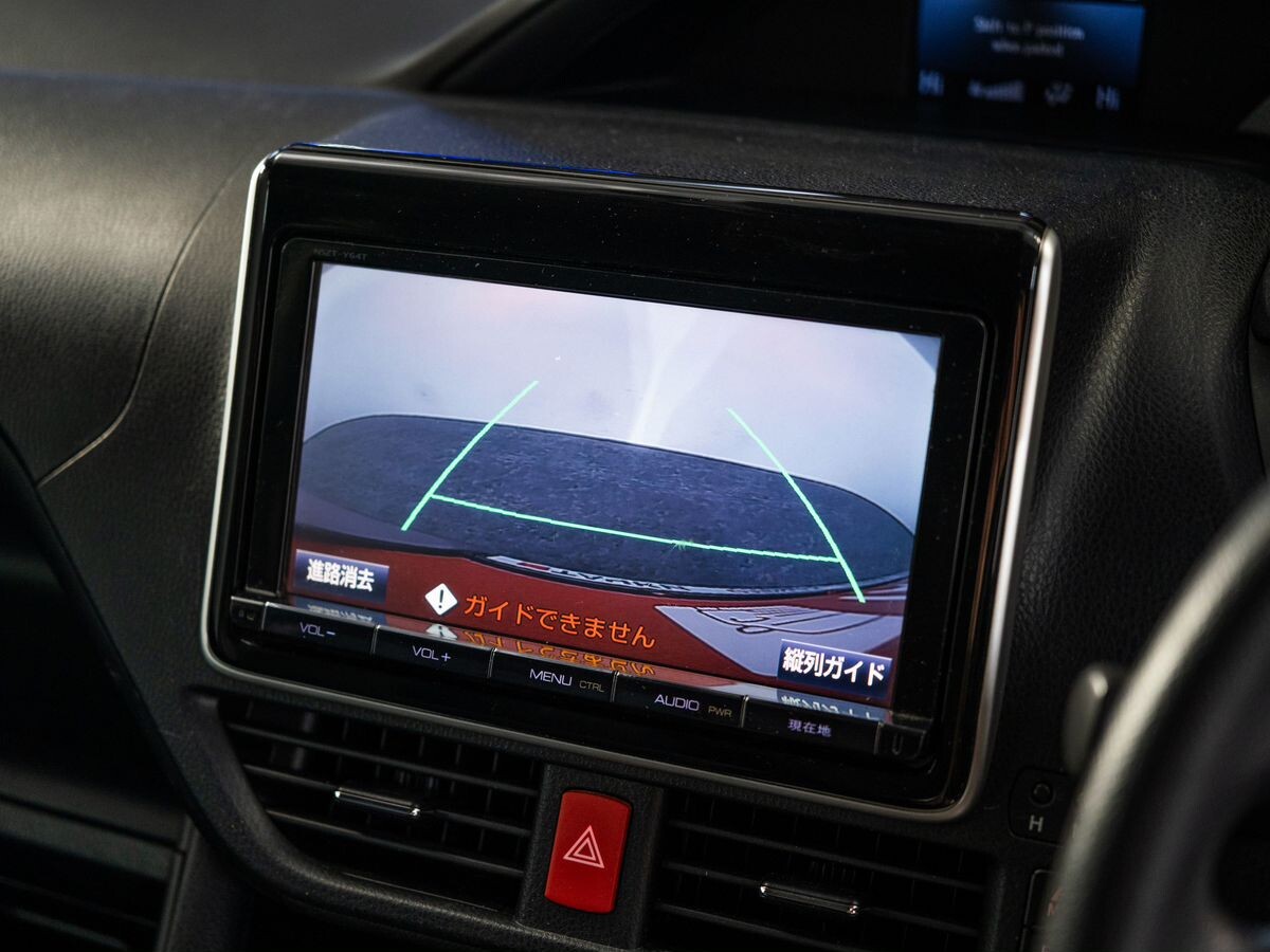 Toyota Noah 2017 - фото автомобиля