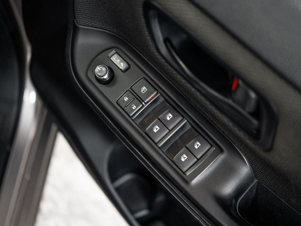 Toyota Noah 2017 - фото автомобиля