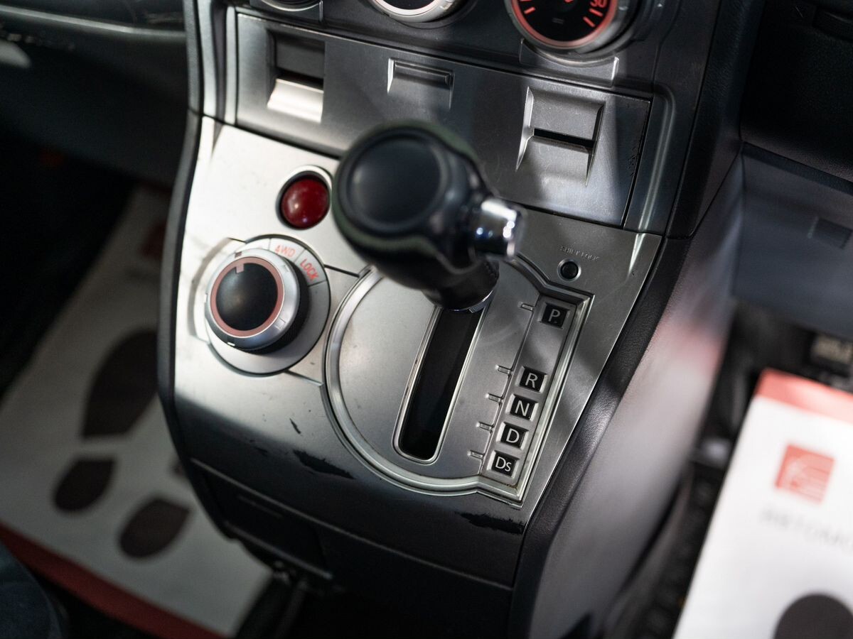 Mitsubishi Delica D:5 2008 - фото автомобиля