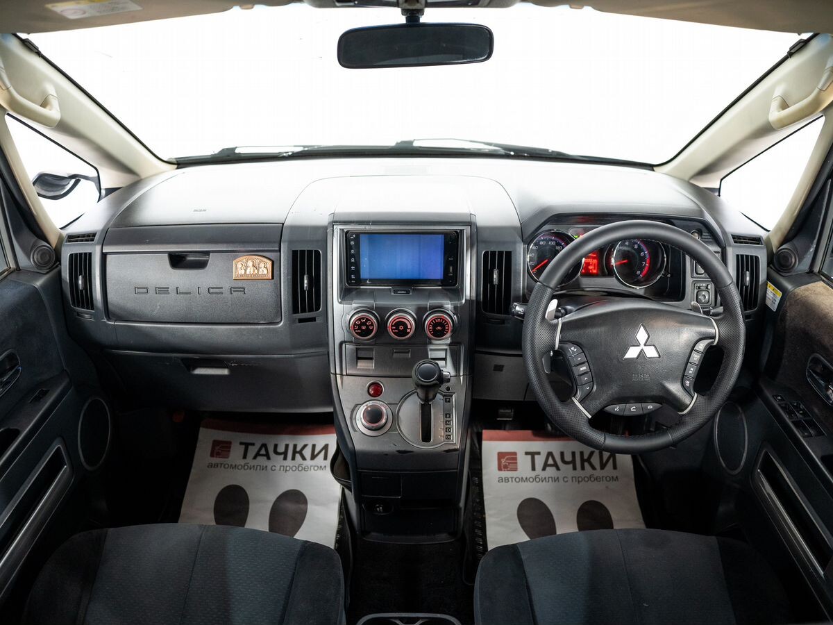 Mitsubishi Delica D:5 2008 - фото автомобиля