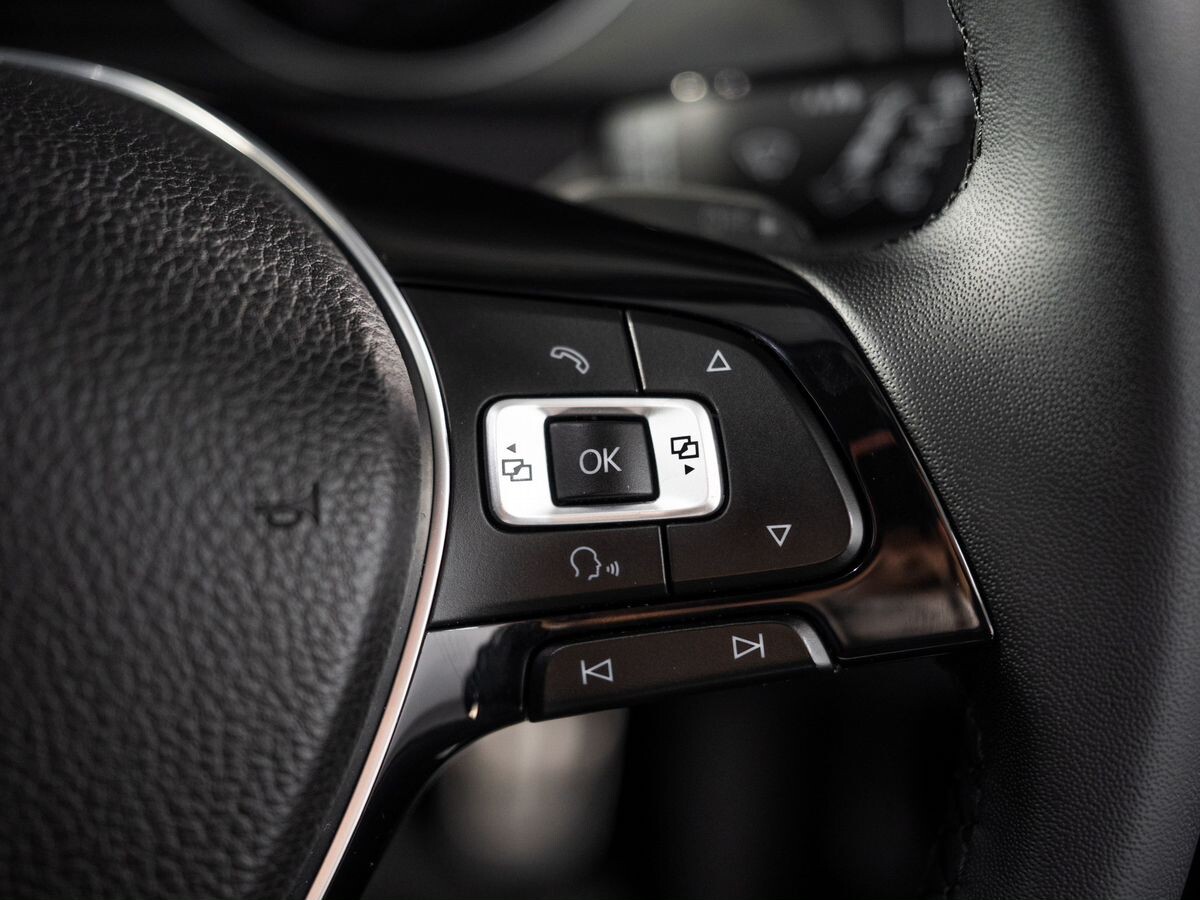 Volkswagen Golf 2015 - фото автомобиля