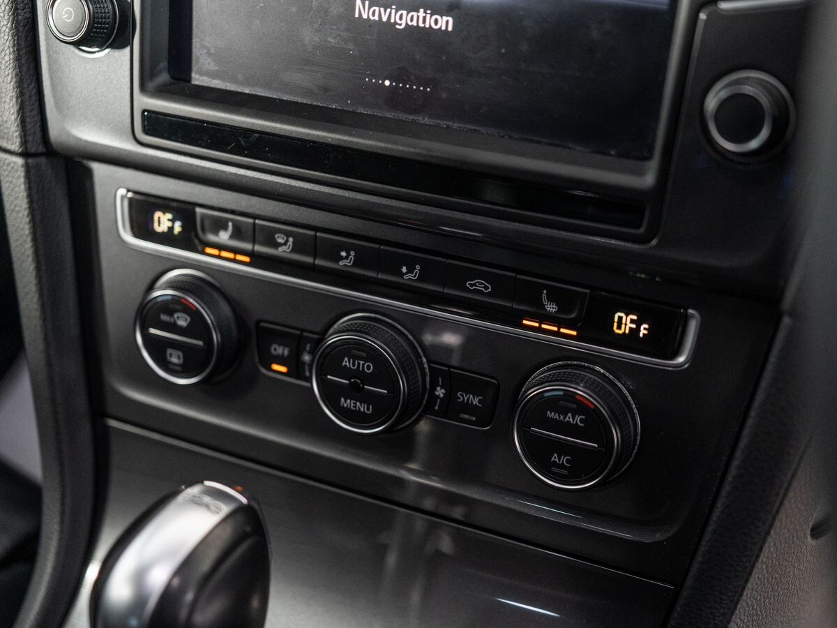 Volkswagen Golf 2015 - фото автомобиля