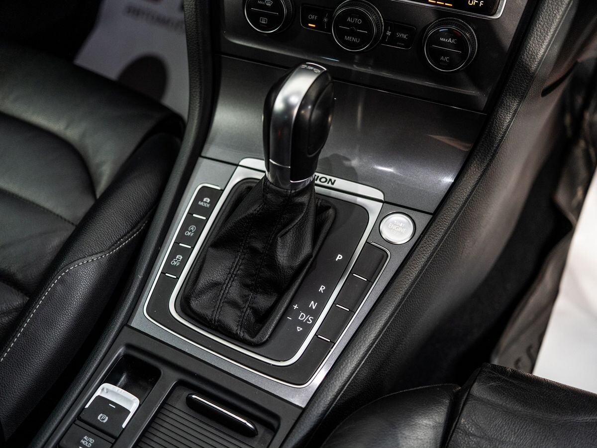 Volkswagen Golf 2015 - фото автомобиля