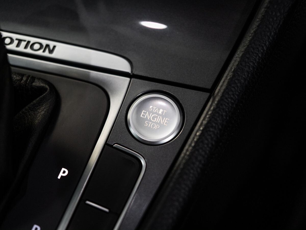 Volkswagen Golf 2015 - фото автомобиля