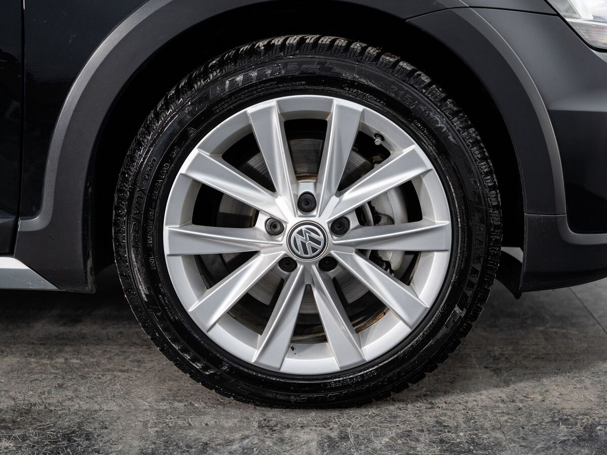 Volkswagen Golf 2015 - фото автомобиля