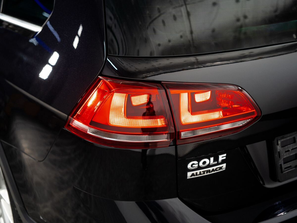 Volkswagen Golf 2015 - фото автомобиля