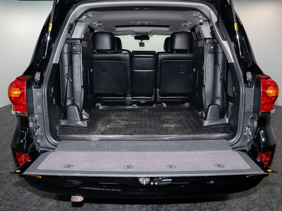 Toyota Land Cruiser 2013 - фото автомобиля