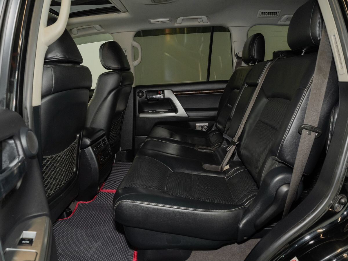 Toyota Land Cruiser 2013 - фото автомобиля