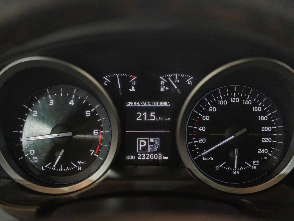 Toyota Land Cruiser 2013 - фото автомобиля