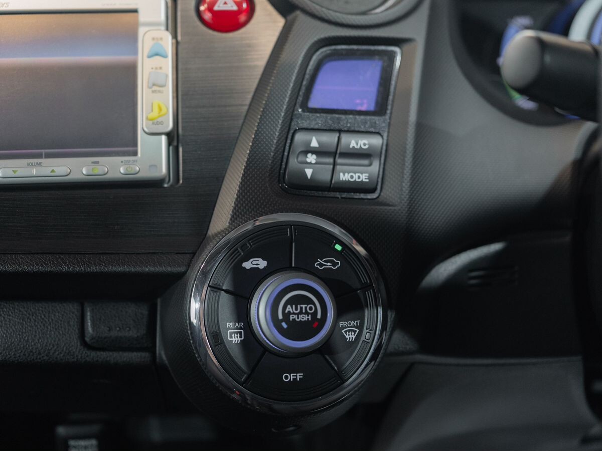 Honda Insight 2010 - фото автомобиля