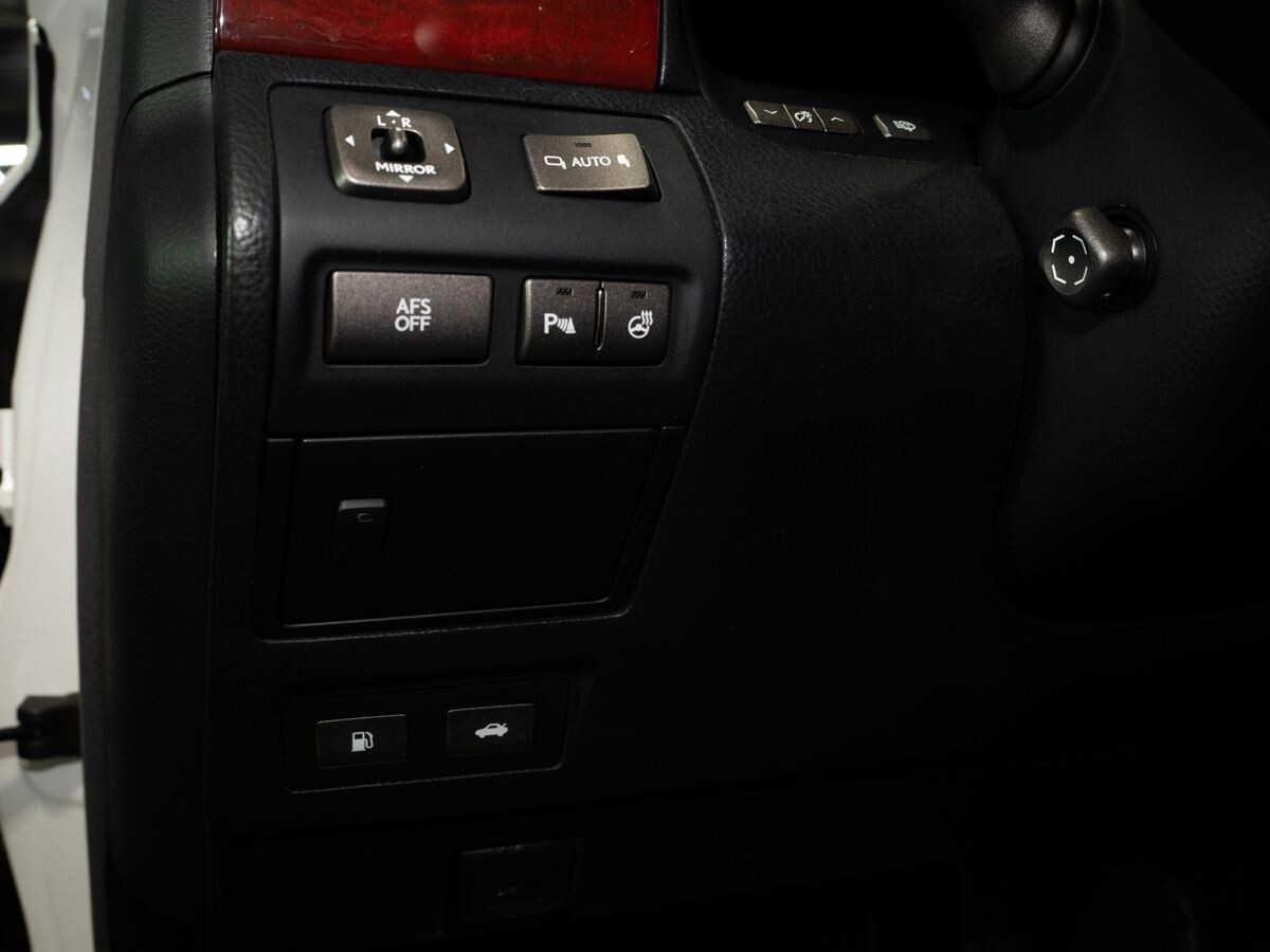 Lexus LS 2008 - фото автомобиля