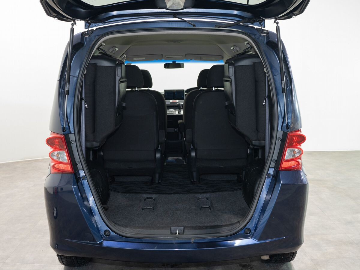 Honda Freed 2011 - фото автомобиля