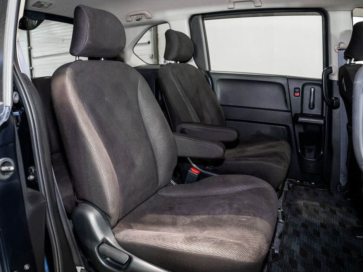 Honda Freed 2011 - фото автомобиля