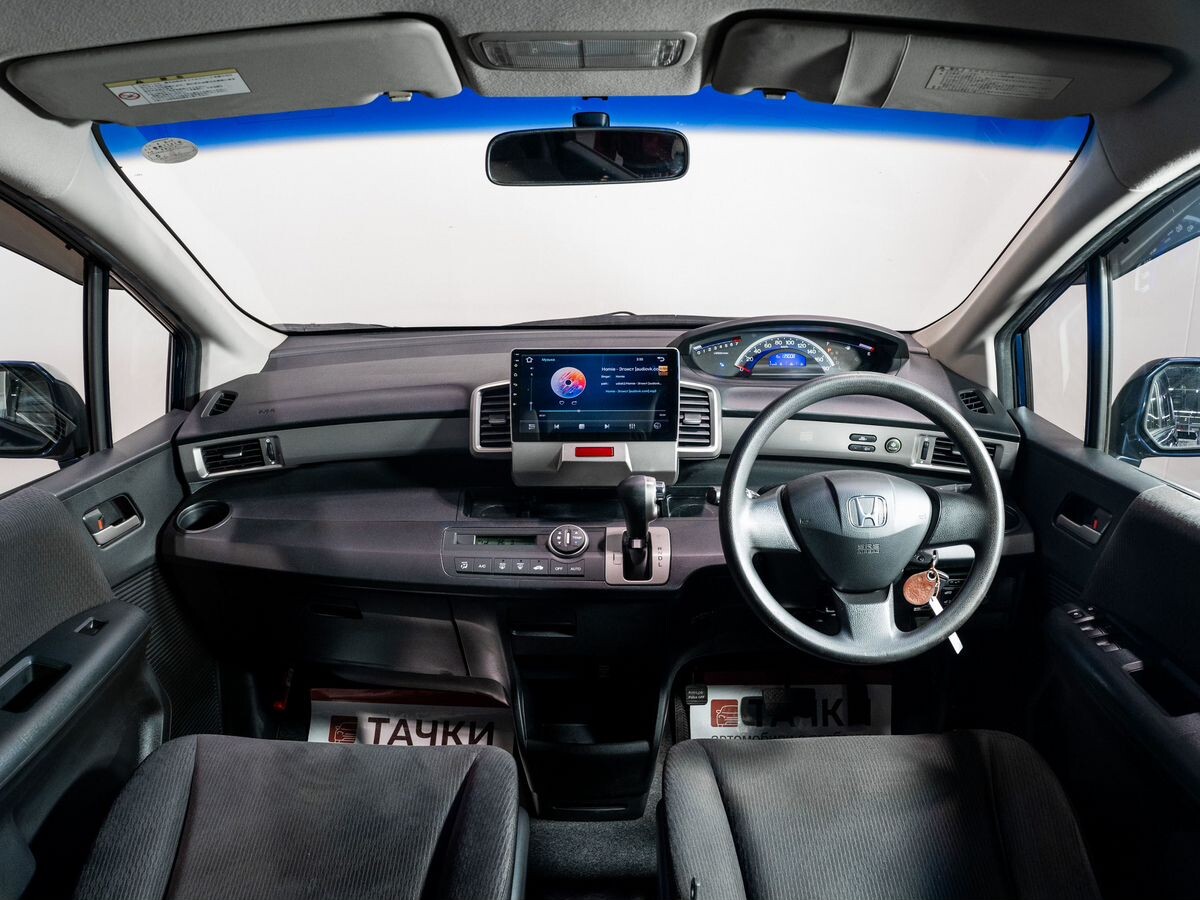 Honda Freed 2011 - фото автомобиля