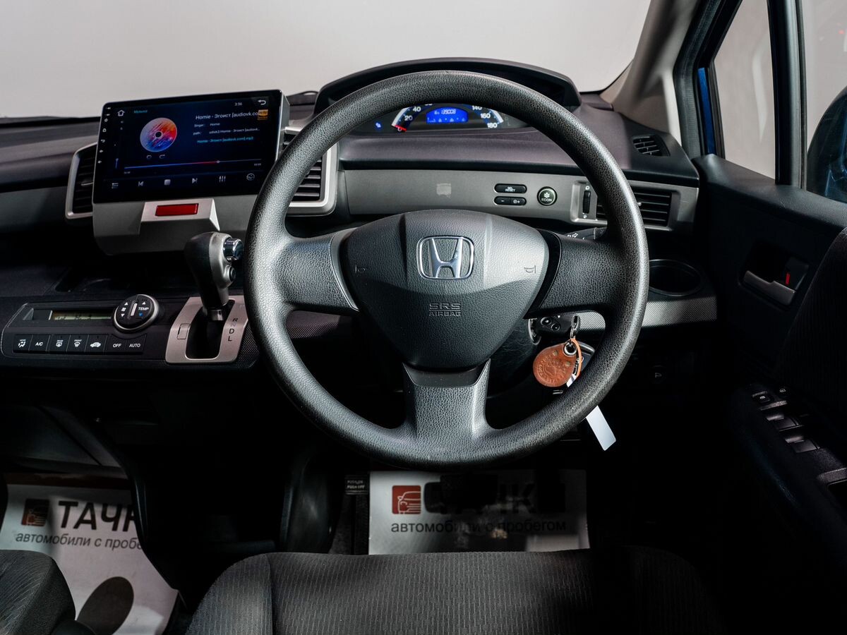 Honda Freed 2011 - фото автомобиля