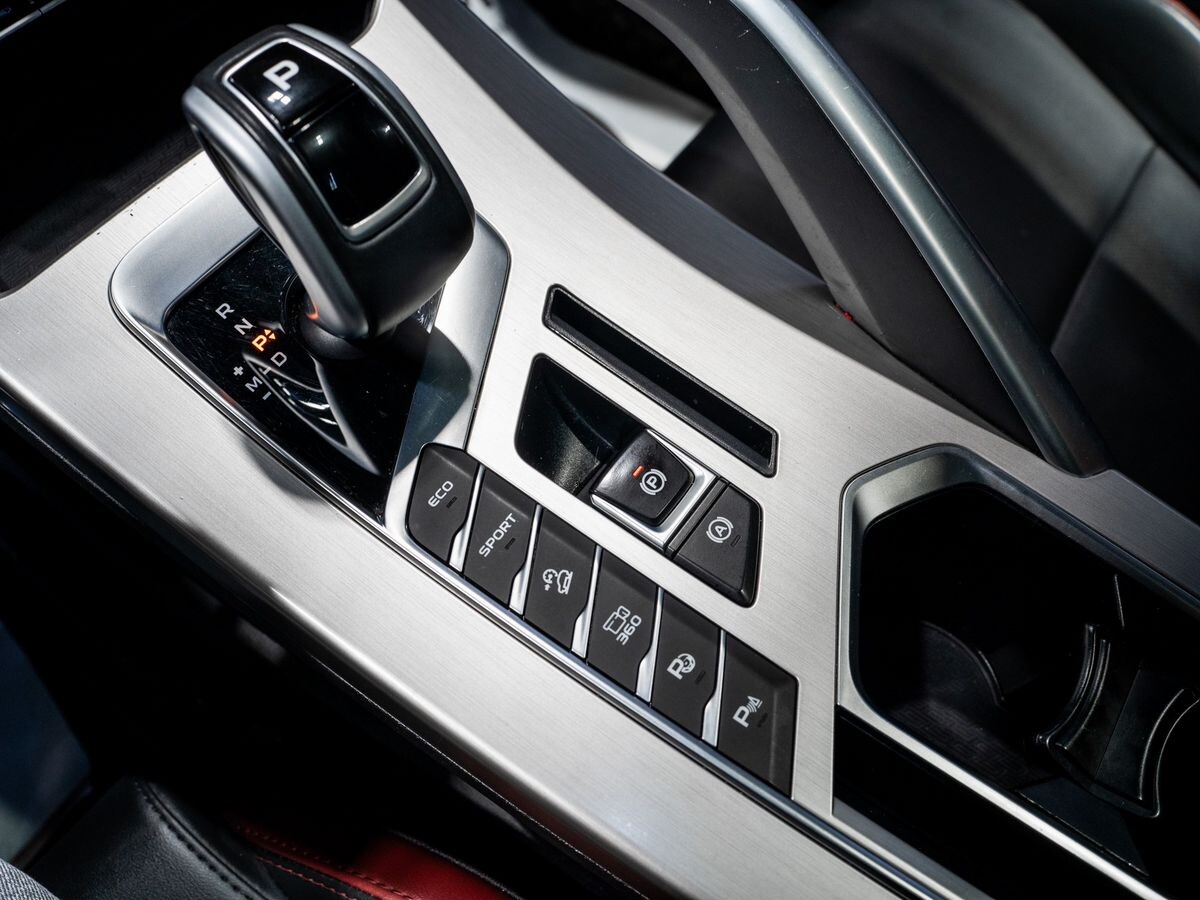 Geely Coolray 2020 - фото автомобиля