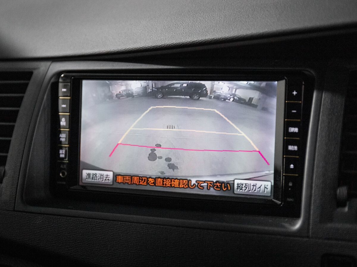 Toyota ISis 2009 - фото автомобиля