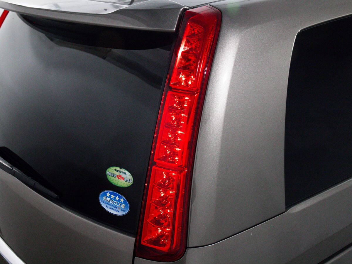 Toyota ISis 2009 - фото автомобиля