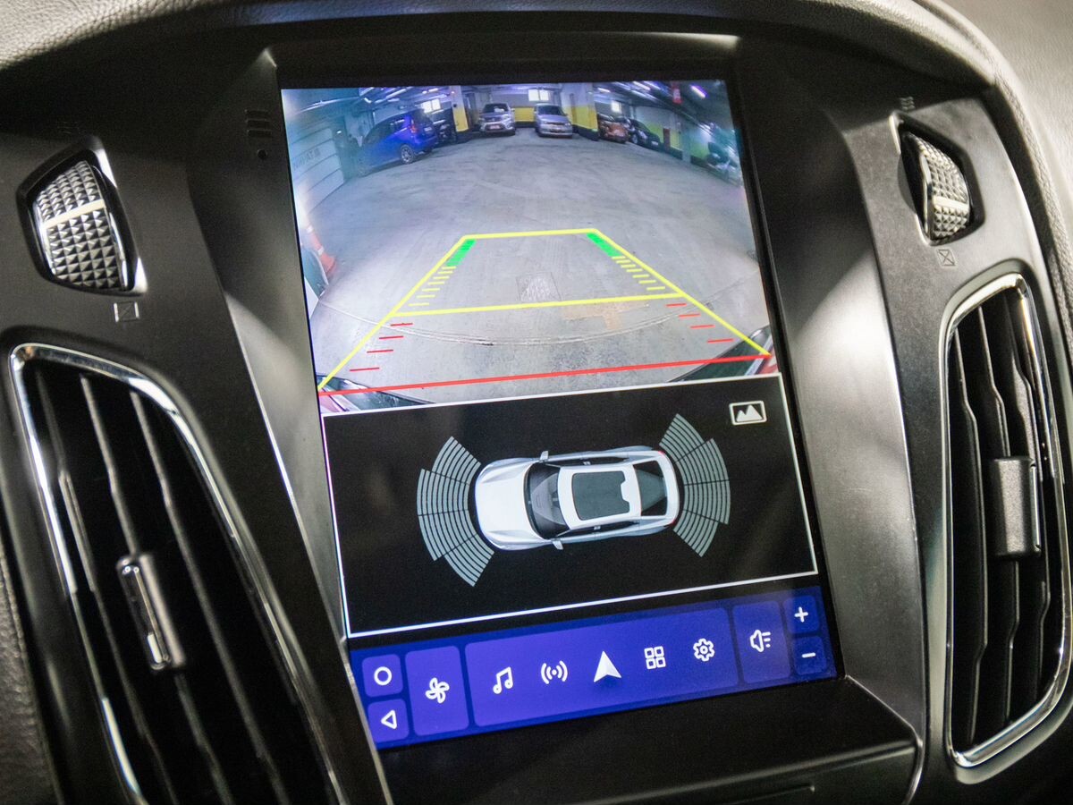 Ford Focus 2011 - фото автомобиля