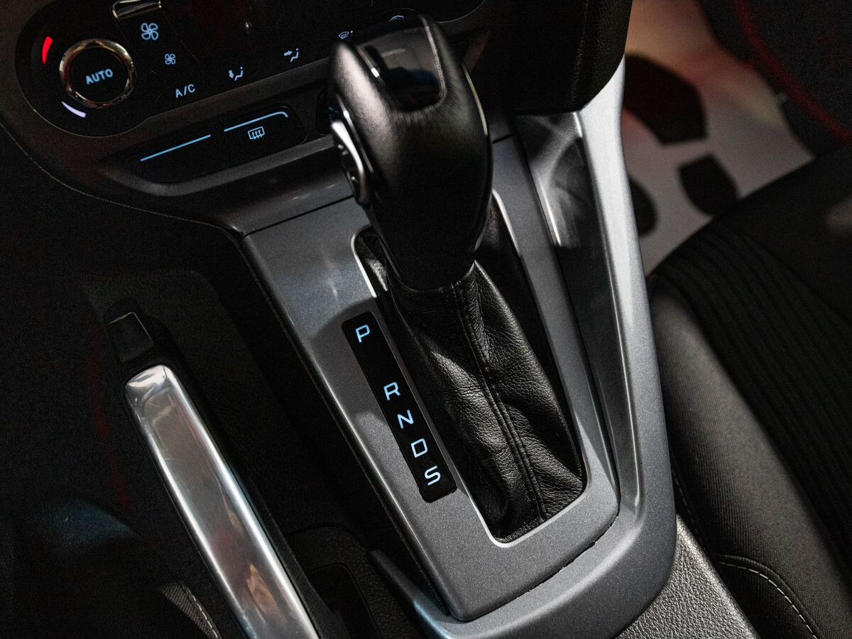 Ford Focus 2011 - фото автомобиля