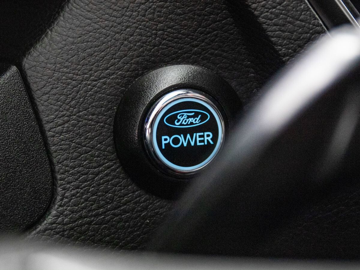 Ford Focus 2011 - фото автомобиля