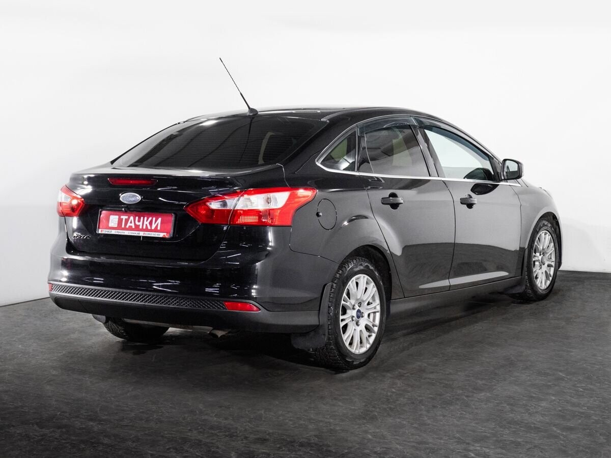 Ford Focus 2011 - фото автомобиля