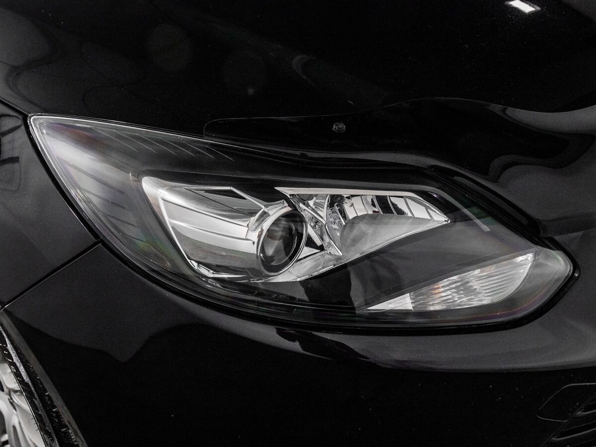 Ford Focus 2011 - фото автомобиля