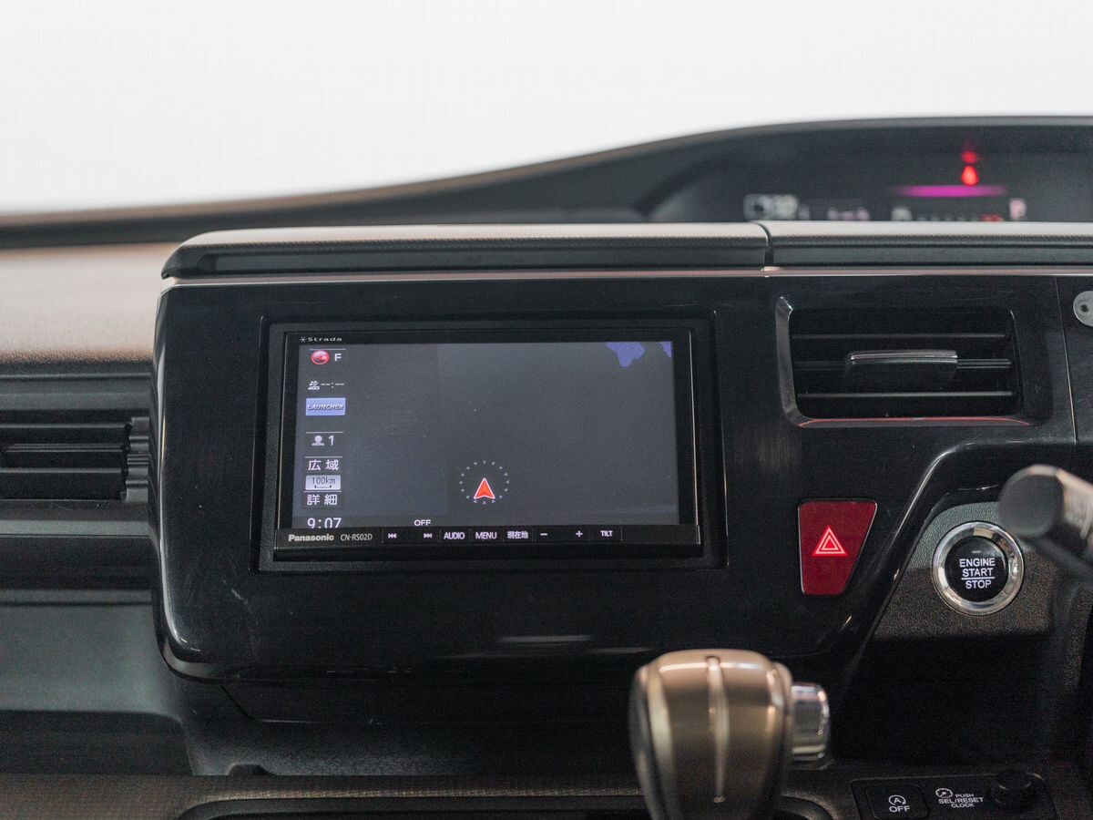 Honda Stepwgn 2015 - фото автомобиля