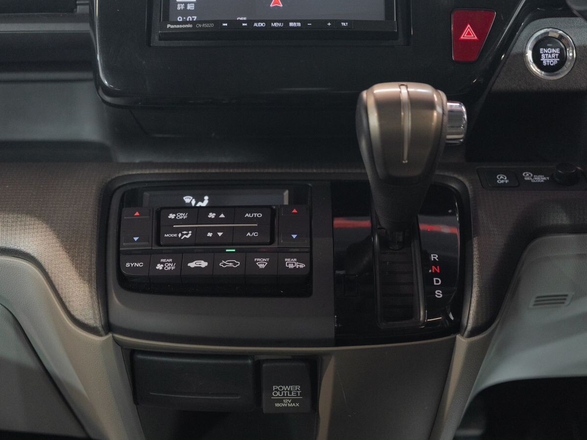 Honda Stepwgn 2015 - фото автомобиля