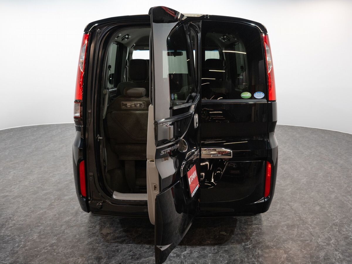 Honda Stepwgn 2015 - фото автомобиля