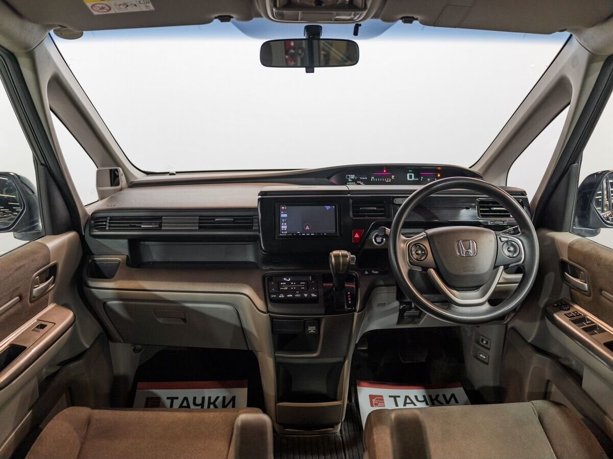 Honda Stepwgn 2015 - фото автомобиля