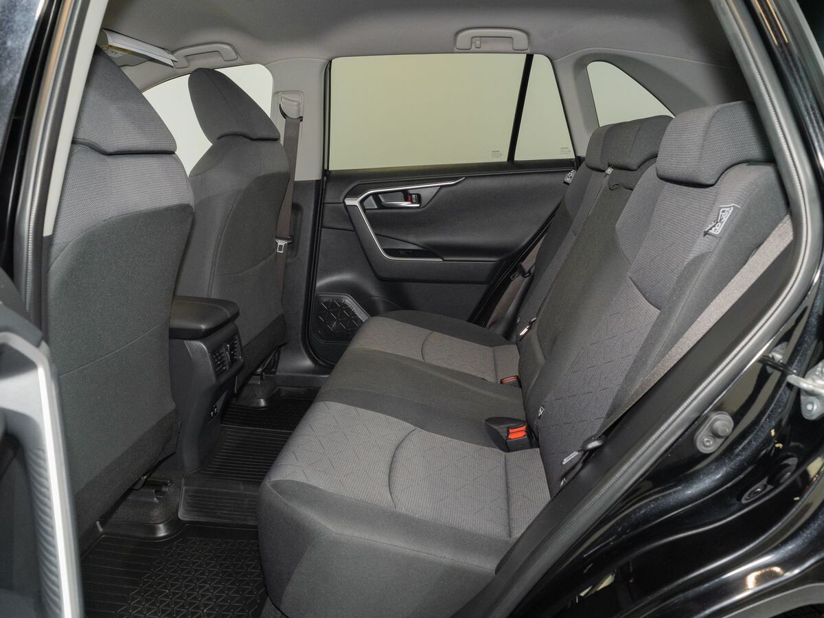 Toyota RAV4 2019 - фото автомобиля