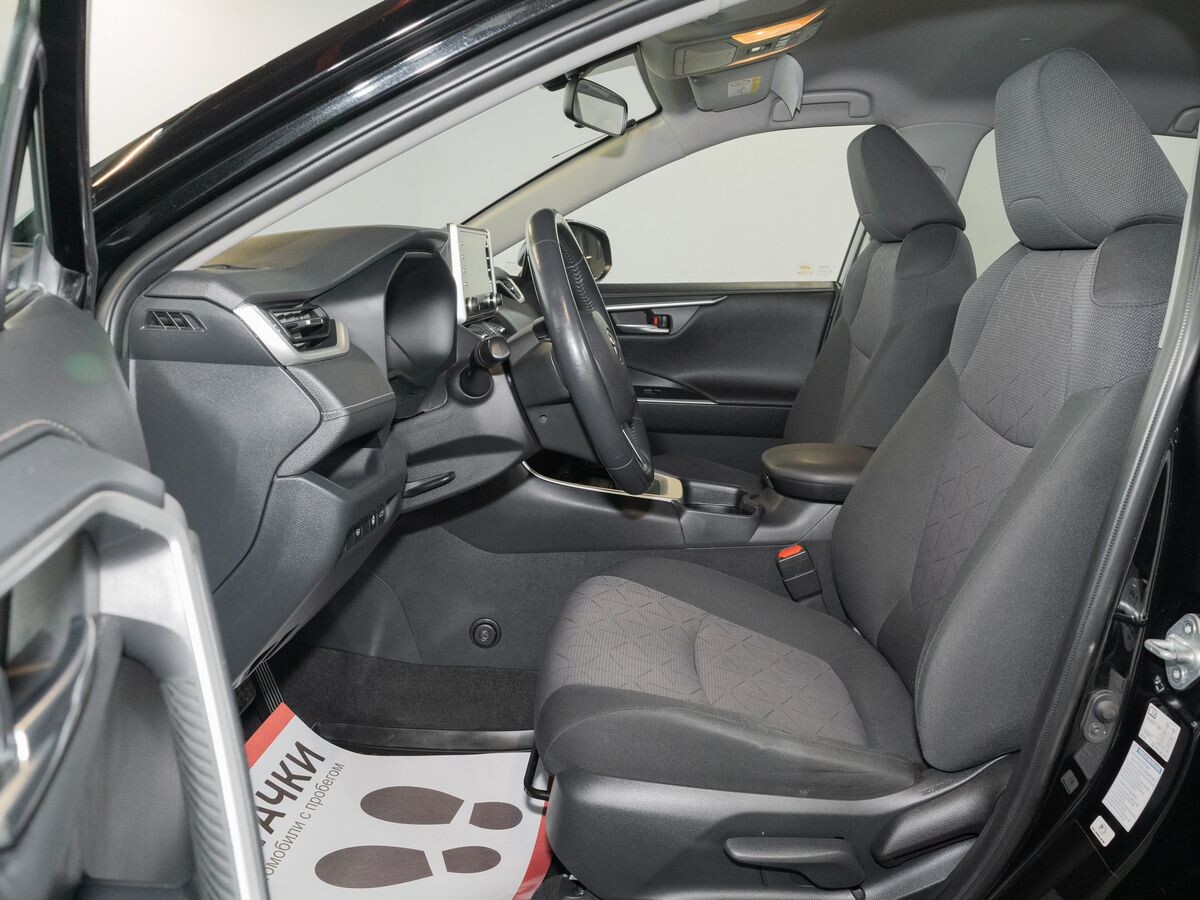 Toyota RAV4 2019 - фото автомобиля