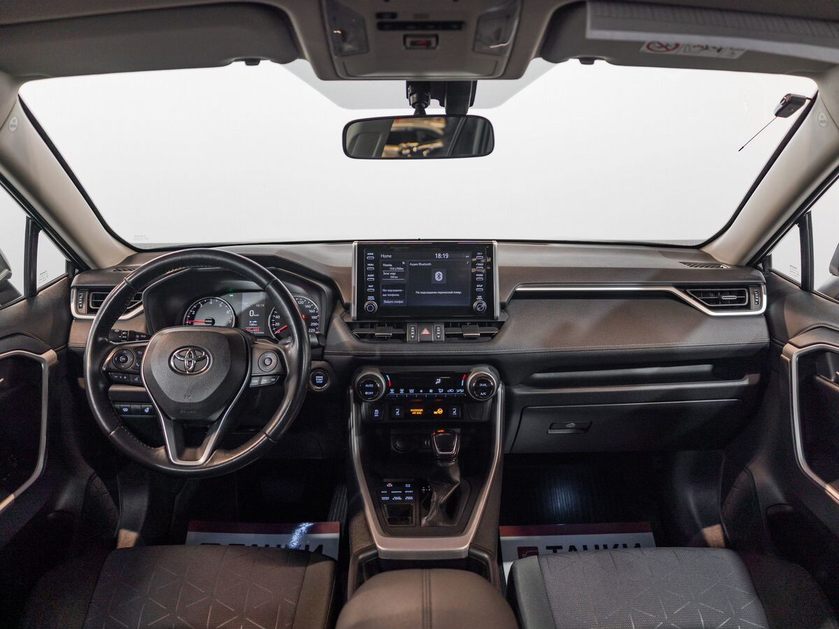 Toyota RAV4 2019 - фото автомобиля